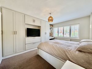 Photo 1- click for photo gallery